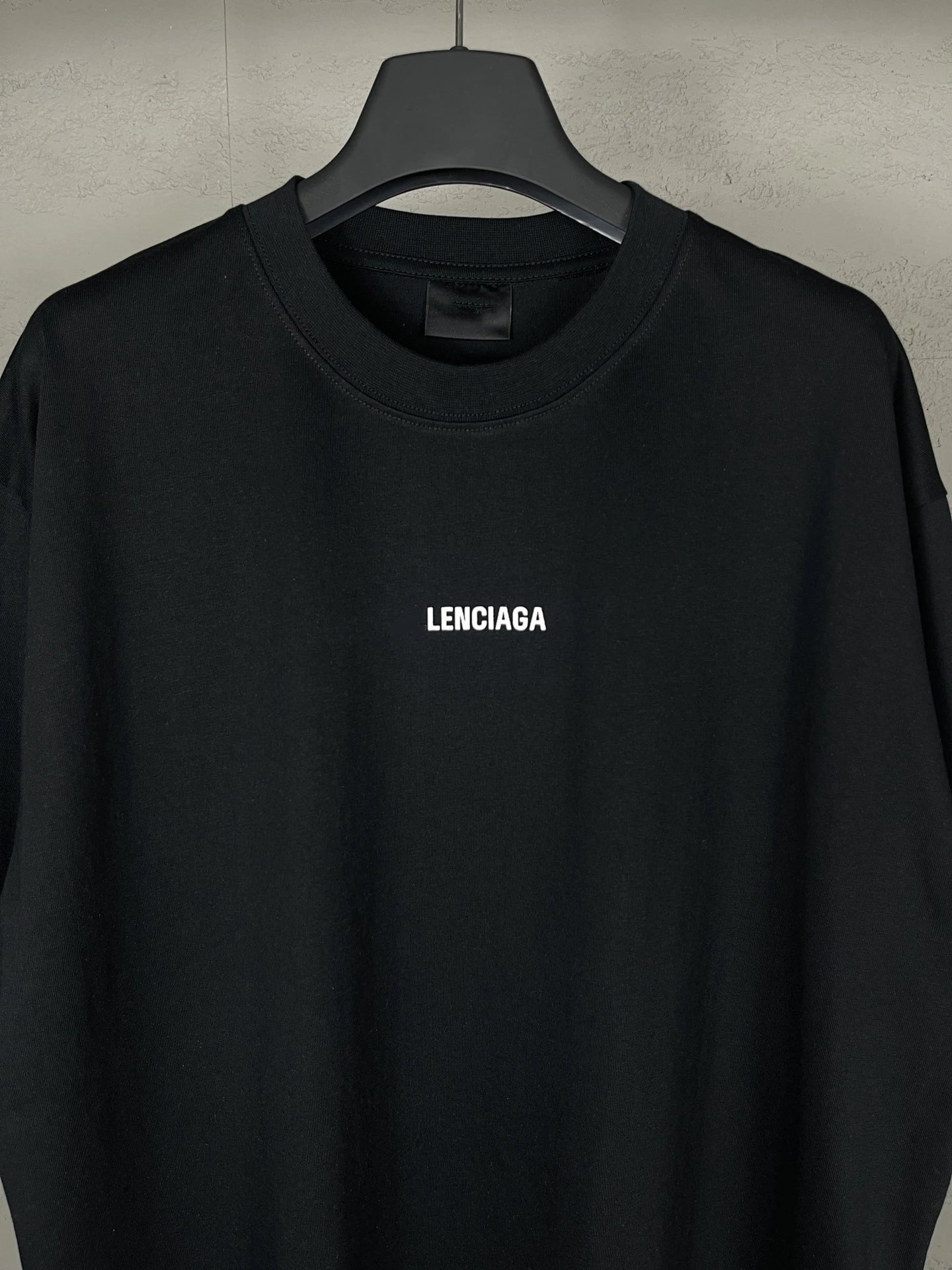 Design Lenciaga Logo Print Oversized T-Shirt White Tops.t Shirts - 5