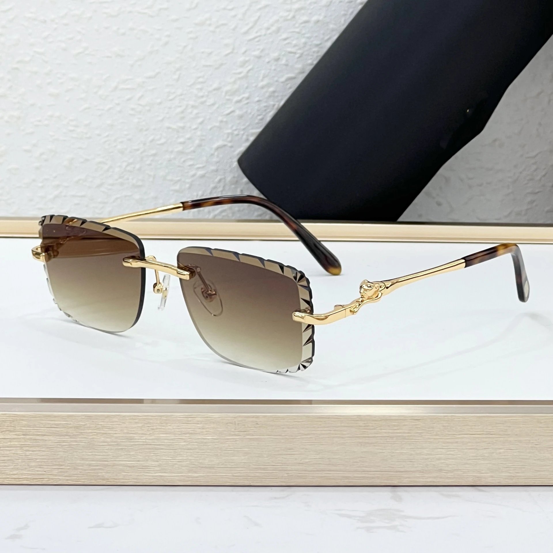Design Rimless Sunglasses with Gold Panther Temples and Faceted Lens Edges Eyewear - 10