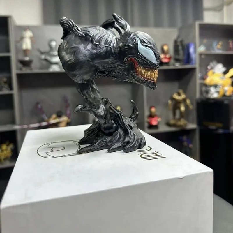 Design Venom Statue Collectible Black Figure on Iron Man Box Accessories - 4