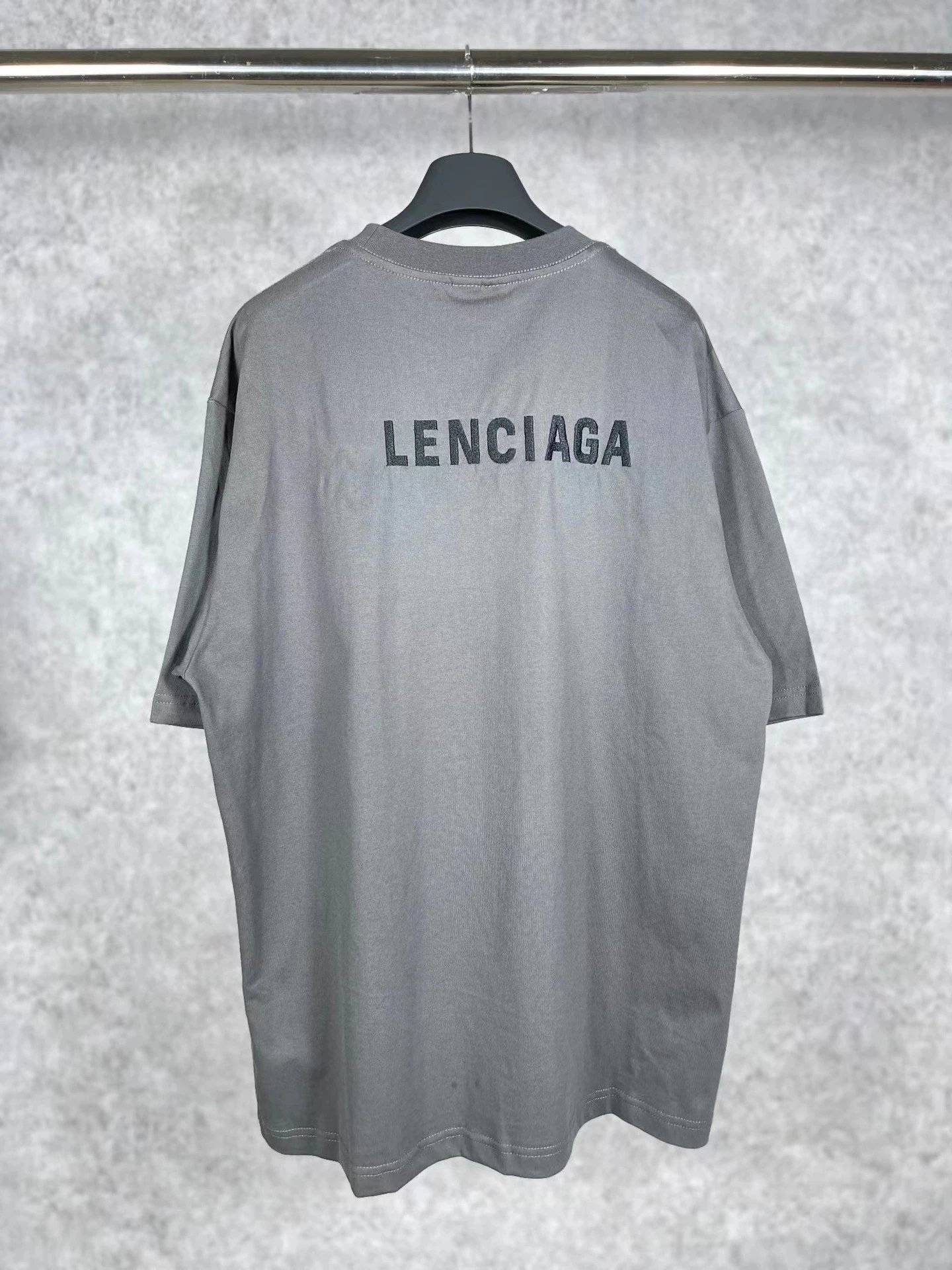 Design Lenciaga Logo Print Oversized T-Shirt White Tops.t Shirts - 12