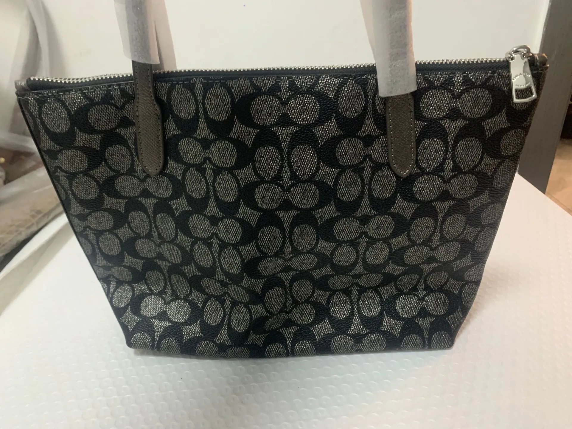 Coach Signature Canvas Tote Bag Beige Tote Bag - 18