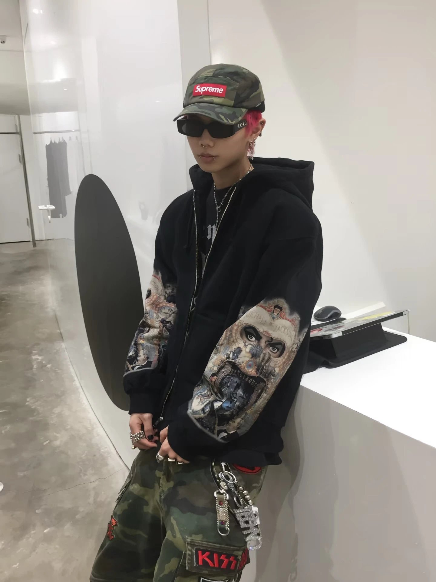 Supreme Michael Jackson Sleeve Print Zip-Up Hoodie Black - 8