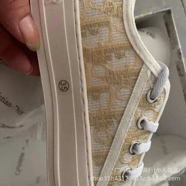 Dior B23 Oblique Low-Top Sneakers Beige and White - 1