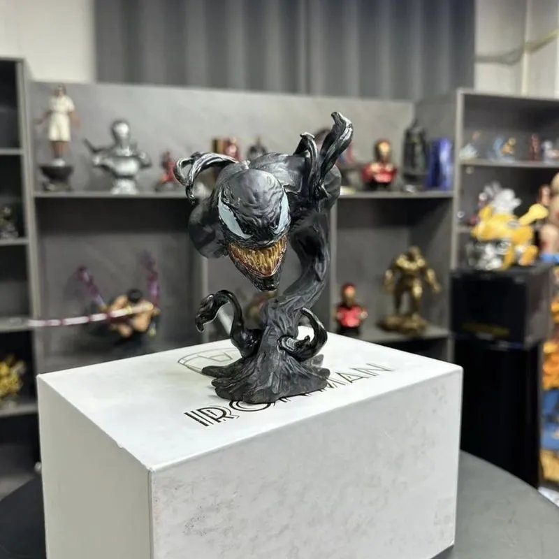 Venom Figure – QC photo 1