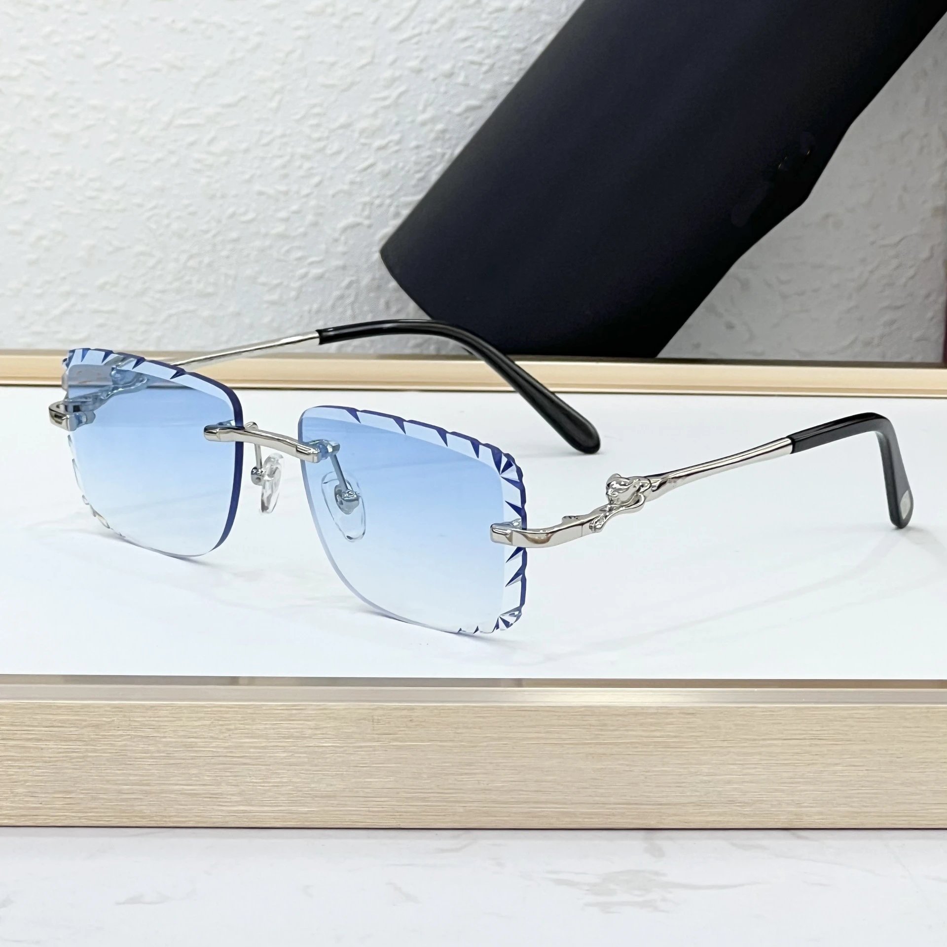 Design Rimless Sunglasses with Gold Panther Temples and Faceted Lens Edges Eyewear - 9