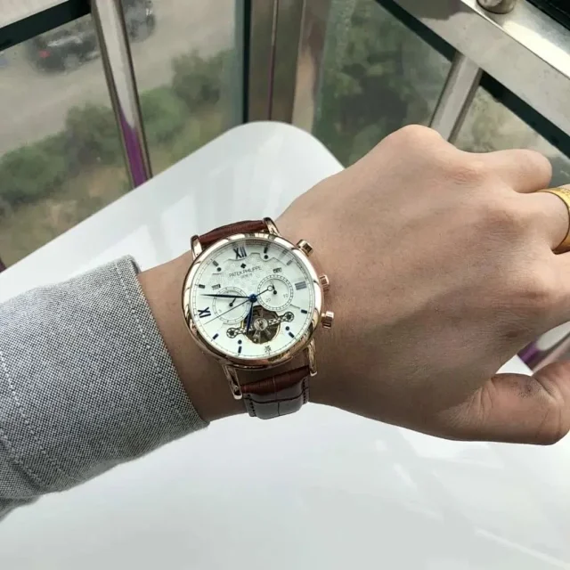 Patek Philippe Watches Analog with Date Display product detail image 3