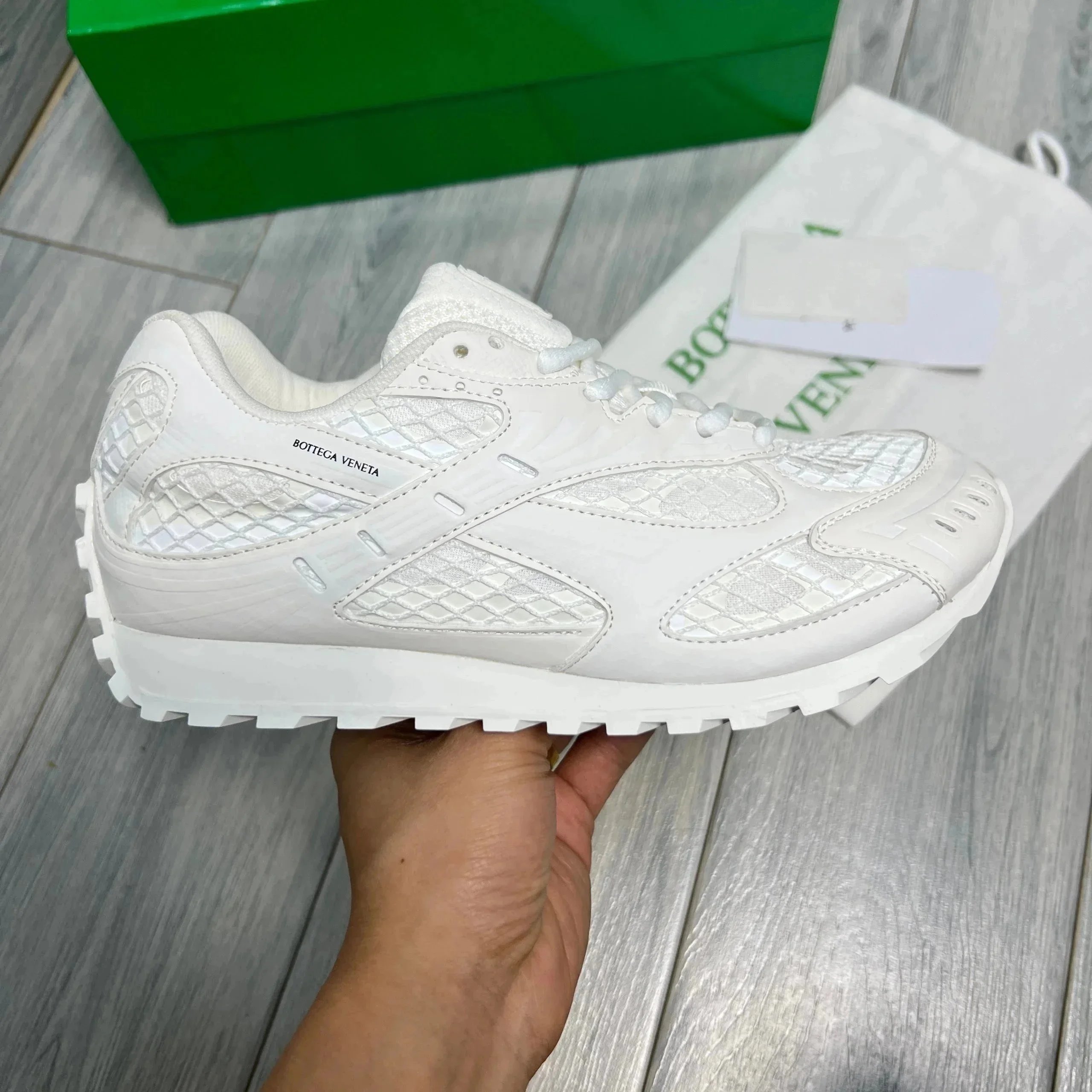 No. 7 White 409013