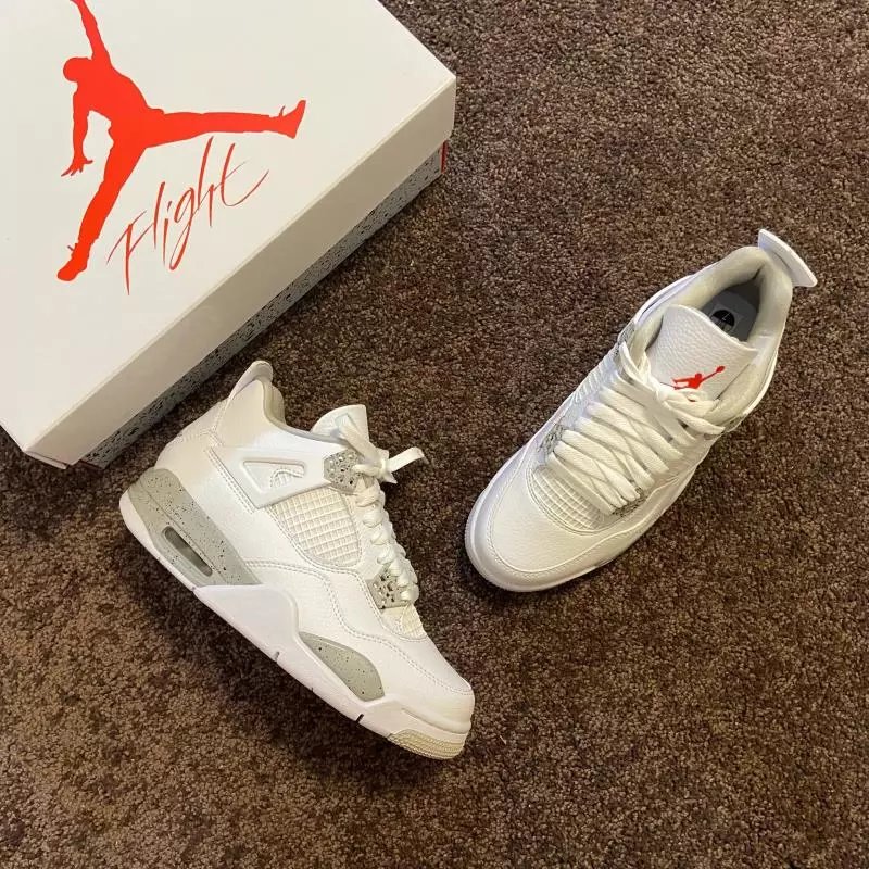 White Oreo CT8527-100