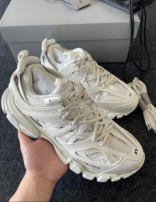 Bale*c*aga 3.0 Track