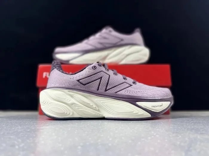 New Balance Sneakers FuelCell SC Trainer v5 platform running image 2