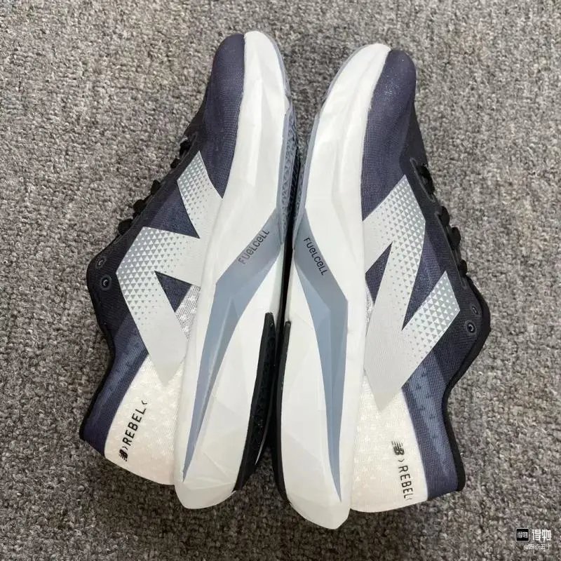 New Balance Sneakers FuelCell SC Trainer v5 platform running image 7