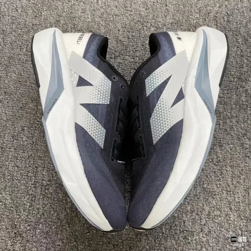 New Balance Sneakers FuelCell SC Trainer v5 platform running image 8