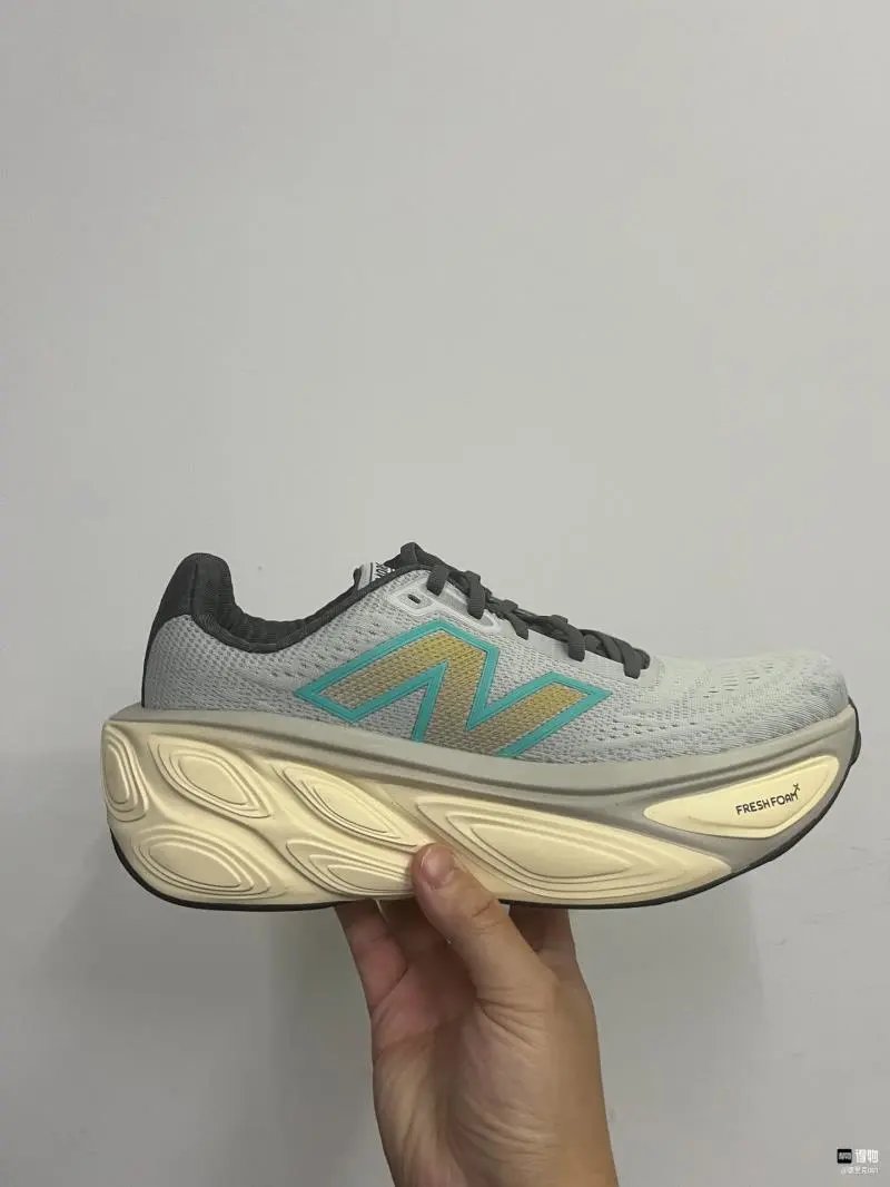 New Balance Sneakers FuelCell SC Trainer v5 platform running image 10