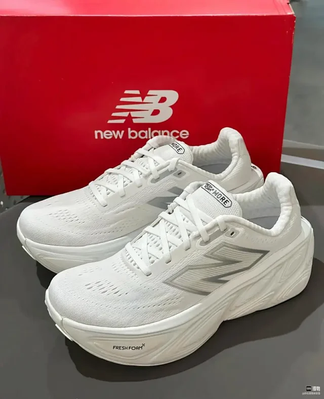 New Balance Sneakers FuelCell SC Trainer v5 platform running product detail image 4