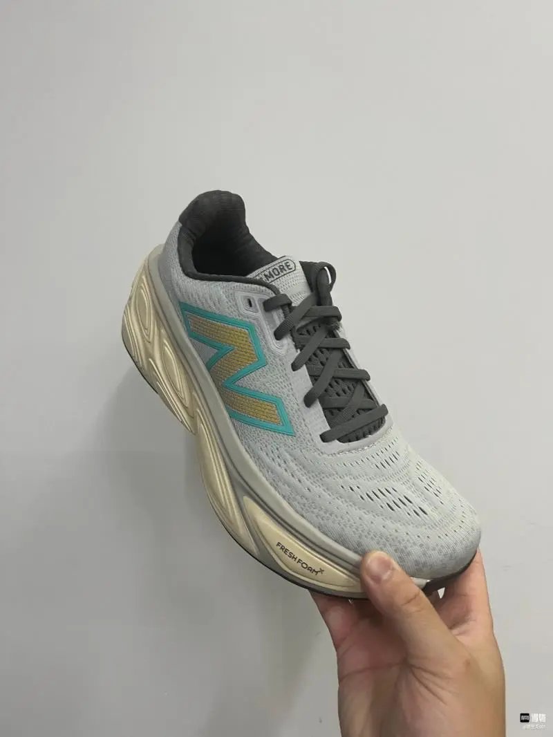 New Balance Sneakers FuelCell SC Trainer v5 platform running image 11