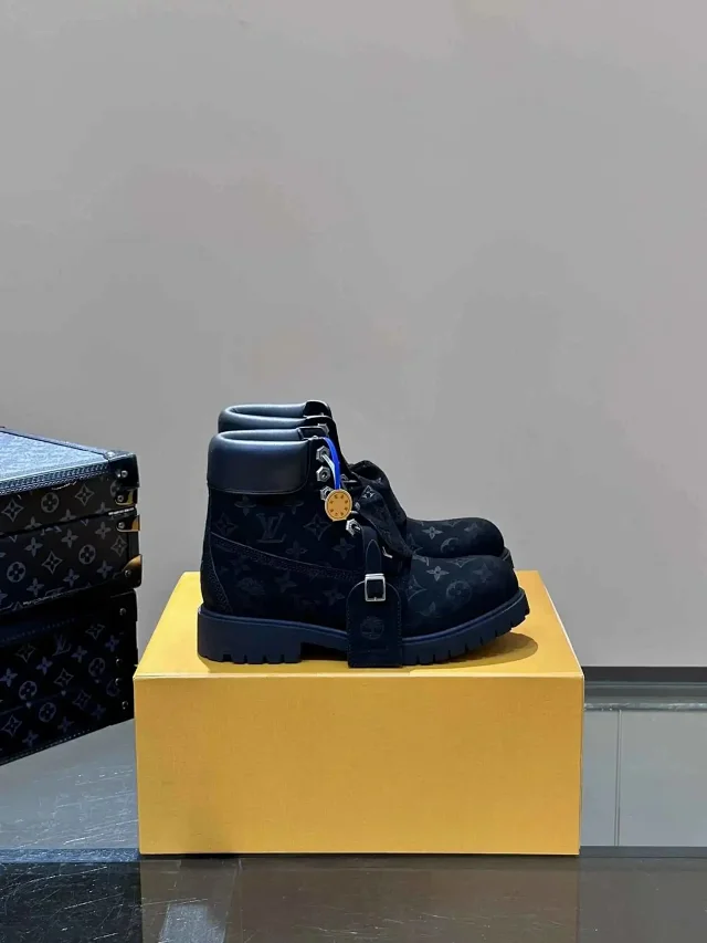 Louis Vuitton Boots Monogram lace-up ankle product detail image 2