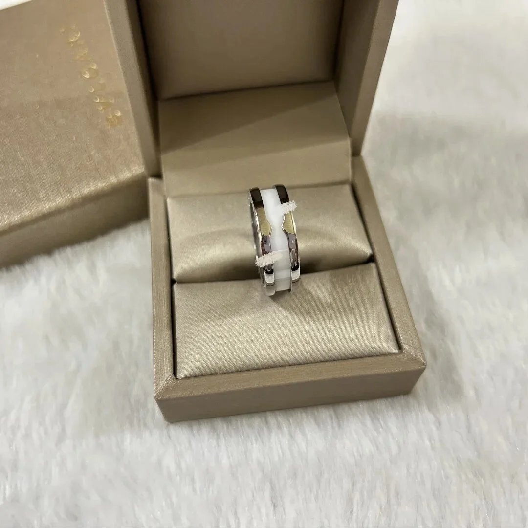 单环白金白戒指