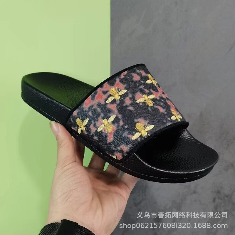 Gucci Pursuit Slide Rubber Bee Print