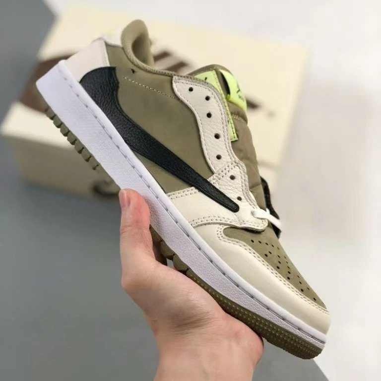 Travis Scott x Nike SB Dunk Low Black/White Sneakers - 3