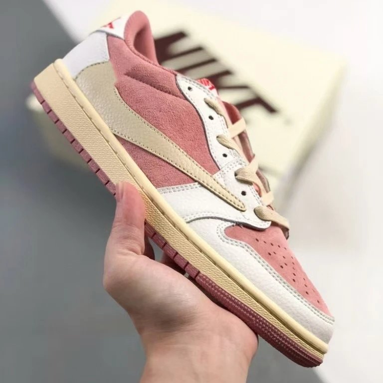 Travis Scott x Nike SB Dunk Low Black/White Sneakers - 4