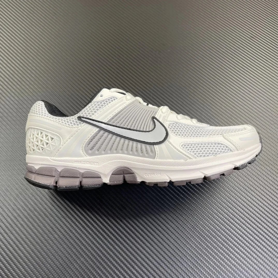 Nike Zoom Vomero 5 Photon Dust Metallic Silver FD0884-025