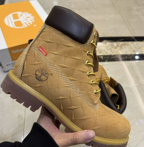 Supreme co-branding