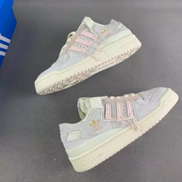 Beige Thread