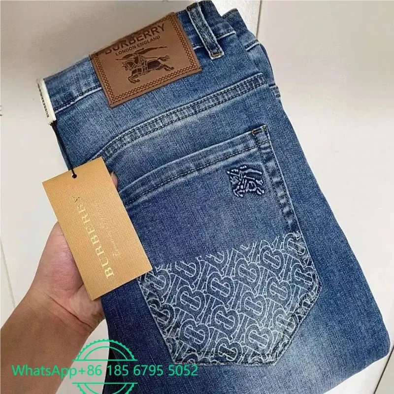 Burberry Jeans Straight-Leg Denim — 31Burberry
