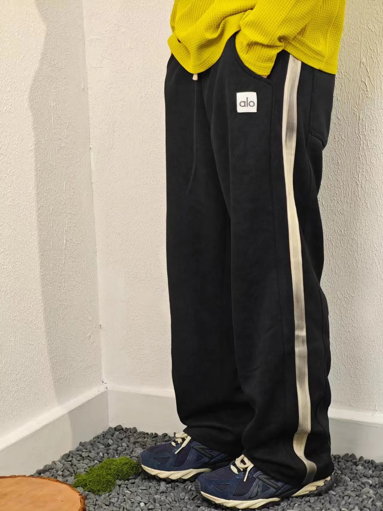 Alo Yoga Wide-Leg Sweatpants Charcoal Gray Sweatpants - 9