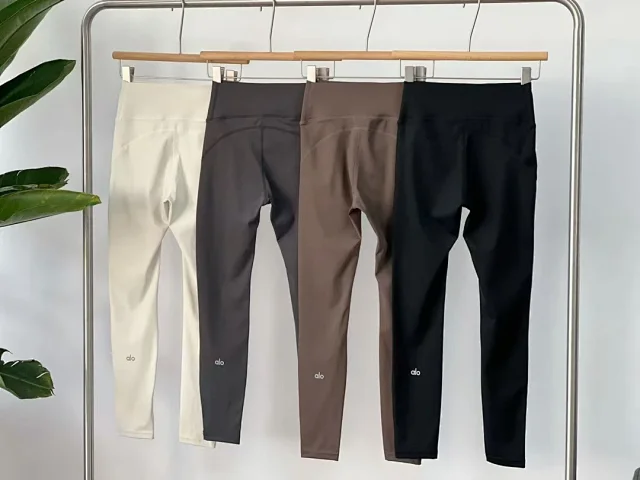 Alo Trousers High-waisted ankle-length leggings product detail image 20