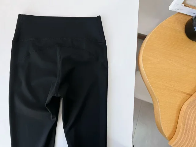 Alo Trousers High-waisted ankle-length leggings product detail image 10