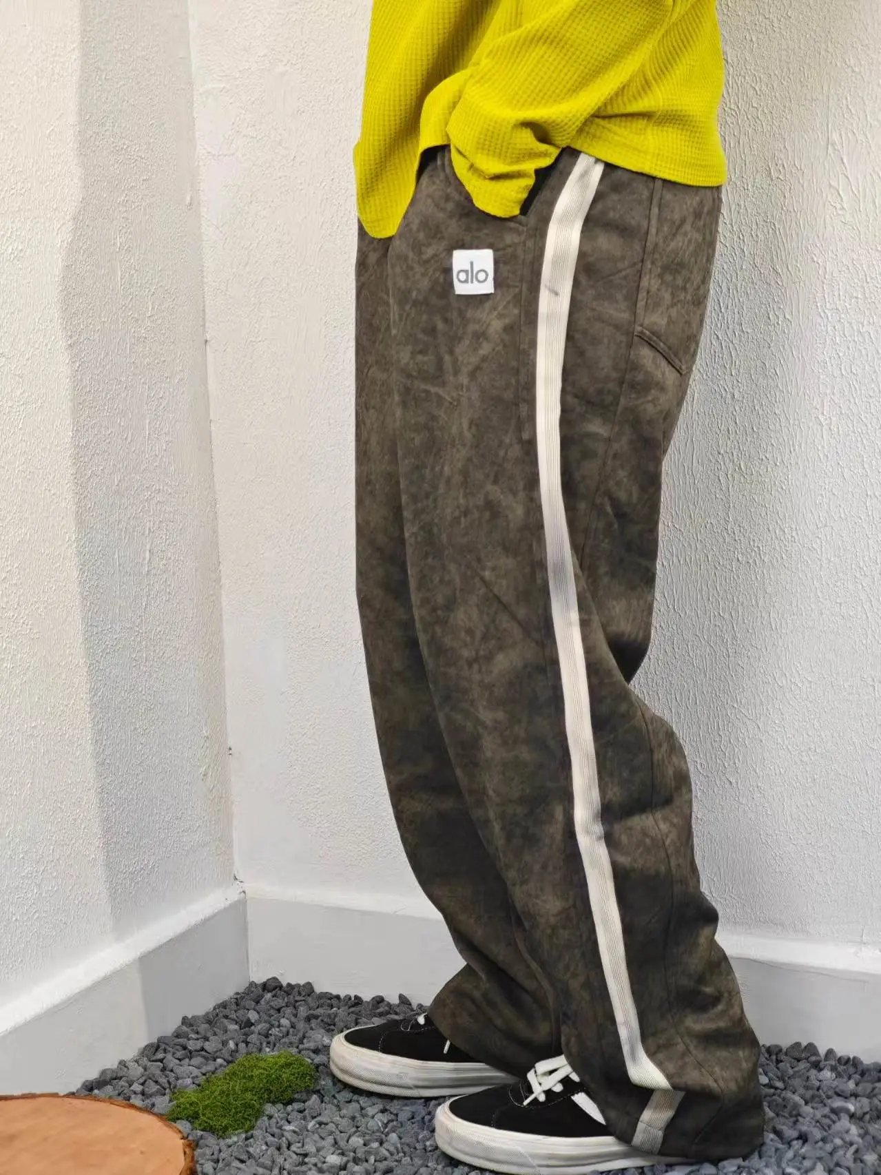 Alo Yoga Wide-Leg Sweatpants Charcoal Gray Sweatpants - 8