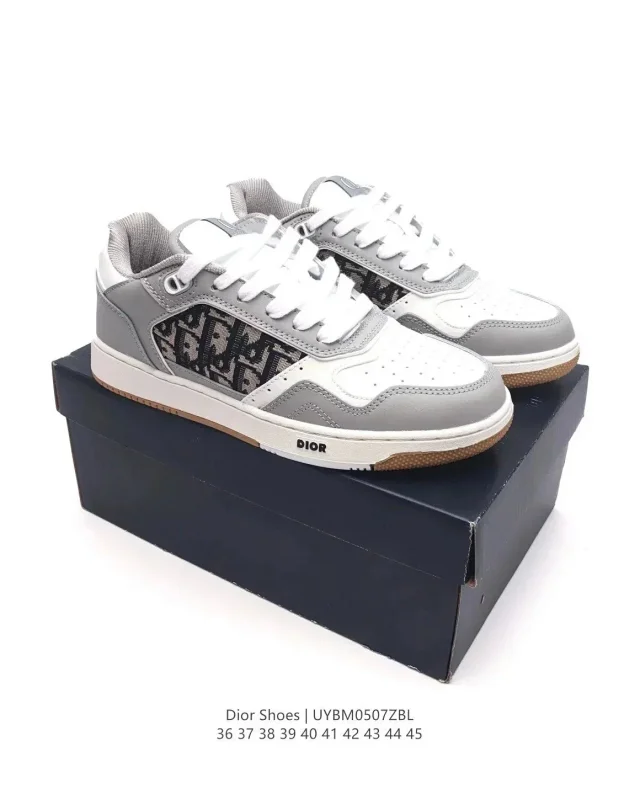 Dior Sneakers B27 low-top with Oblique side panels product detail image 1