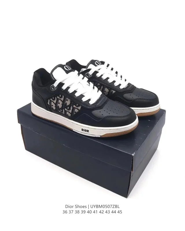 Dior Sneakers B27 low-top with Oblique side panels product detail image 2