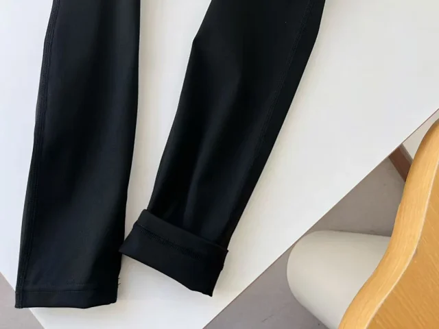 Alo Trousers High-waisted ankle-length leggings product detail image 15