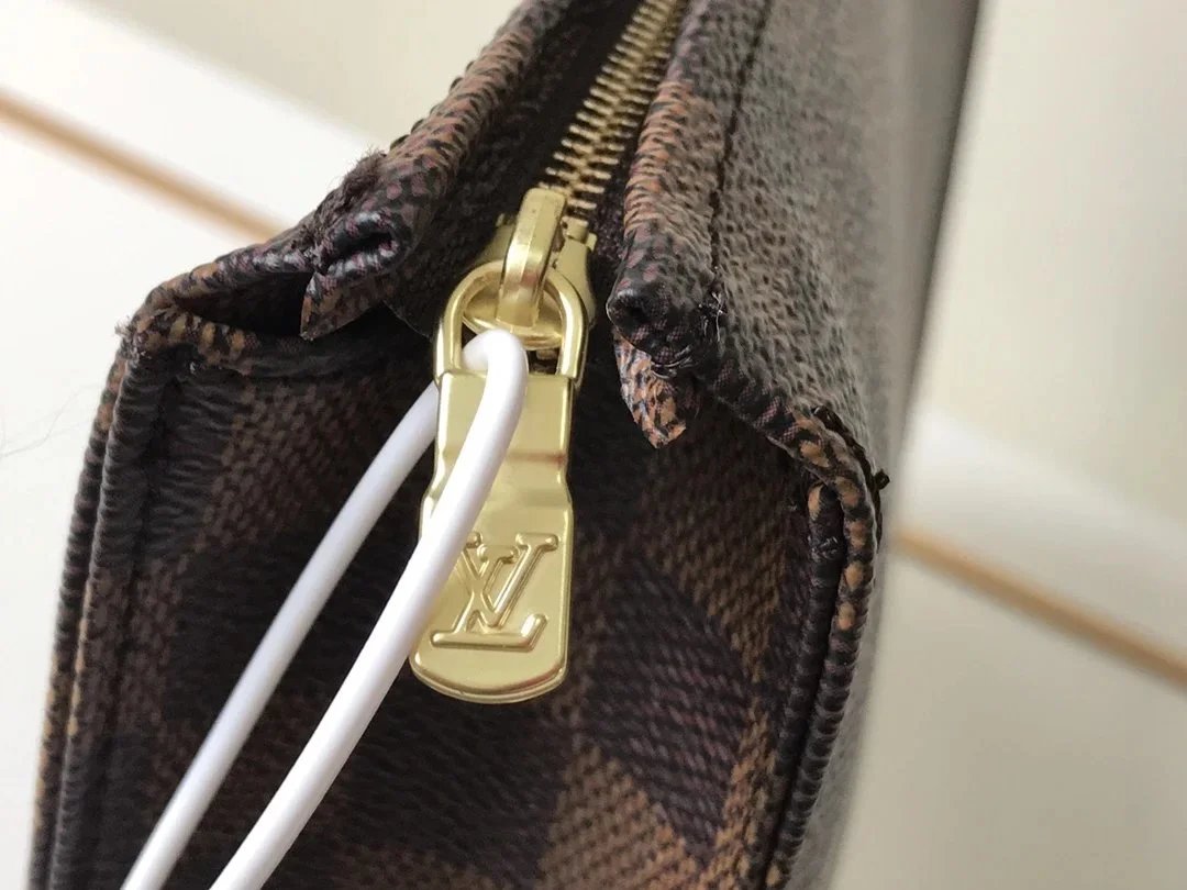 Louis Vuitton Monogram Pochette Métis Clutch Brown - 7