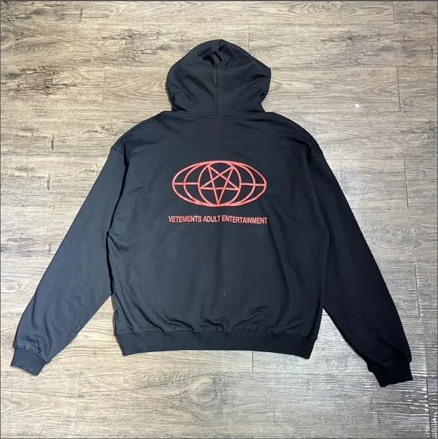 Vetements Hoodies & Sweatshirts VET-206 graphic pullover hoodie product detail image 4