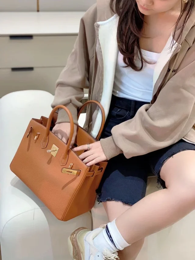 Unbranded Handbags Top-Handle Flap Handbag with Turn-Lock Strap Detail product detail image 10