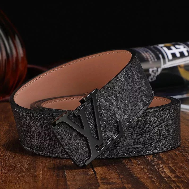 Black flower and black buckle