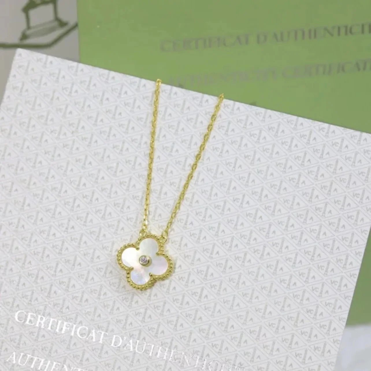 Van Cleef & Arpels Alhambra Ne