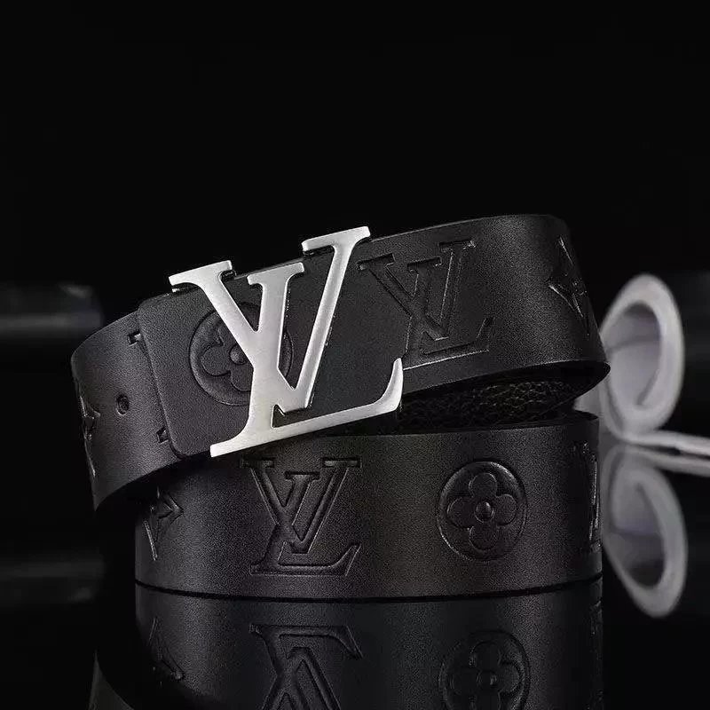 Embossed black L silver buckle