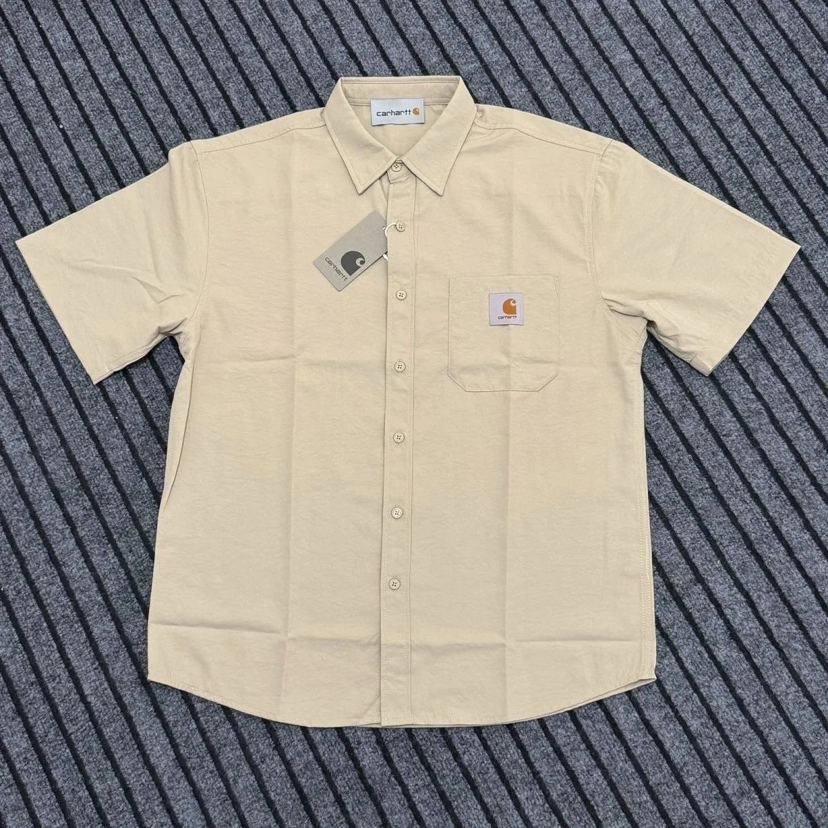 Carhartt Shirts Short-sleeve button-up work shirt with chest pocket image 10