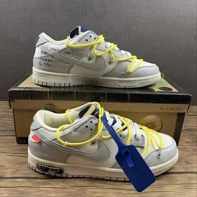 Nike Sneakers Dunk Low with lace overlay and zip tie product detail image 2