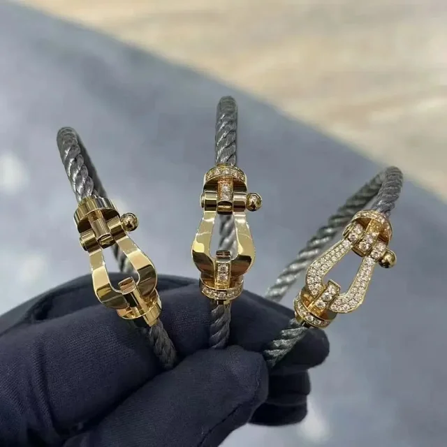FRED Jewelry Force 10 cable bracelet with buckle clasp product detail image 2