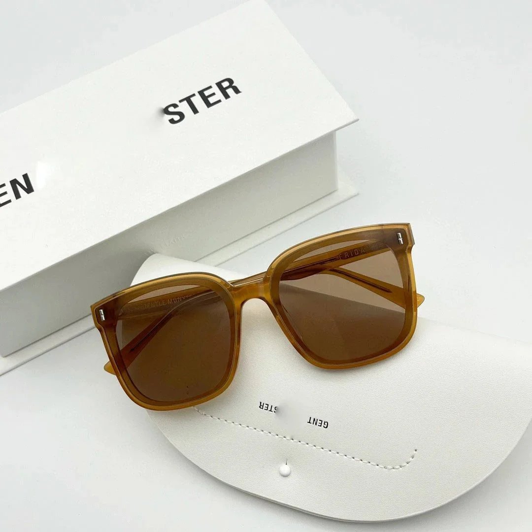 Design Gentle Monster Sunglasses Black Cat-Eye Frame with Gradient Lenses Sunglasses - 24