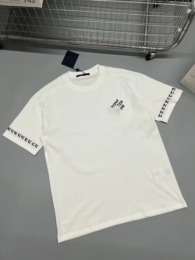 Louis Vuitton T-Shirts Short-Sleeve Graphic Crewneck product detail image 12