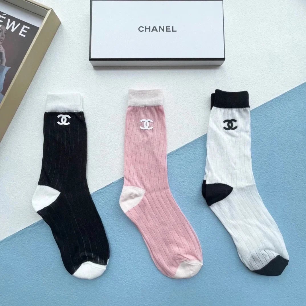 Chanel Logo Grid Ankle Socks in Navy and White - 10