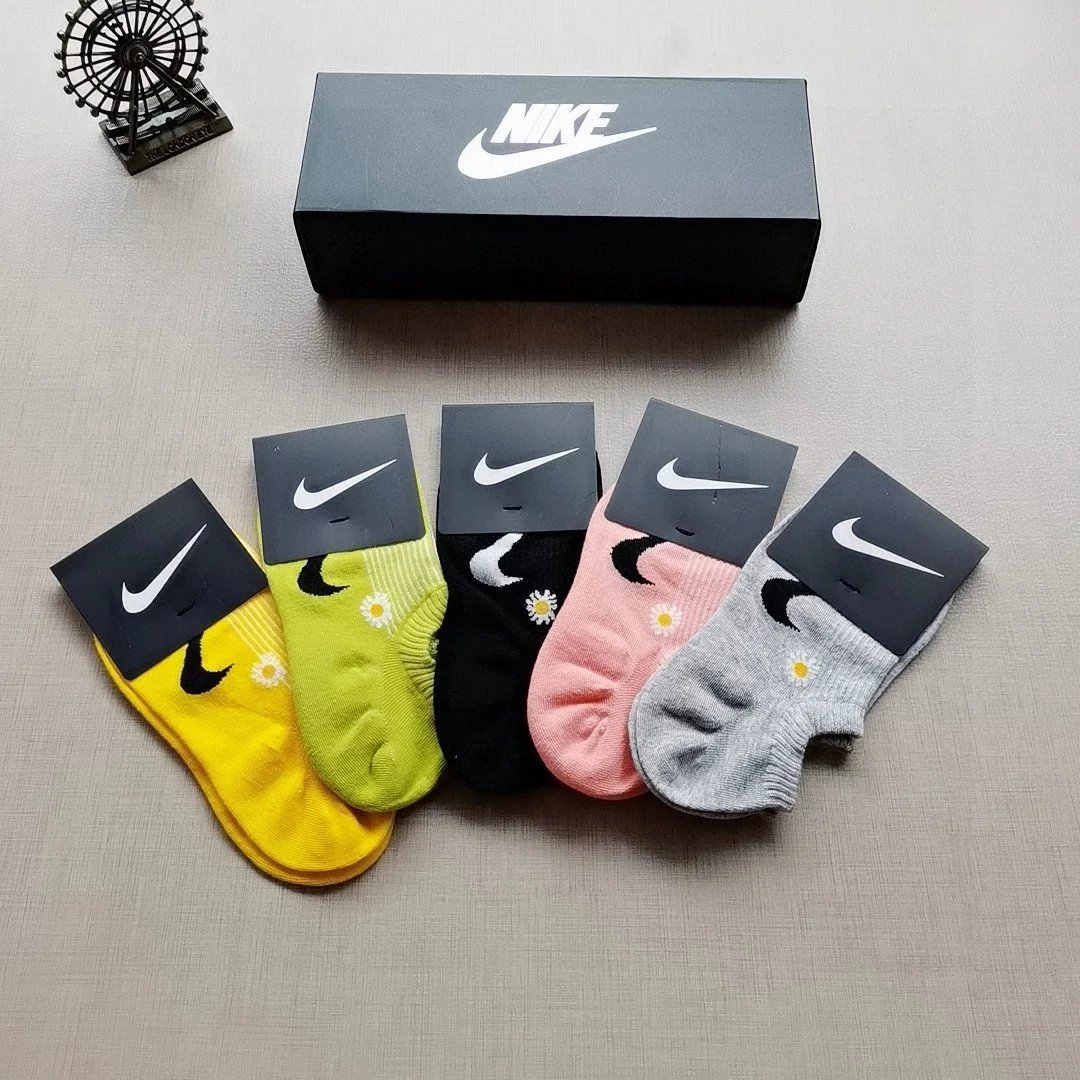 Nike Tie-Dye Crew Socks Multicolor Socks - 4