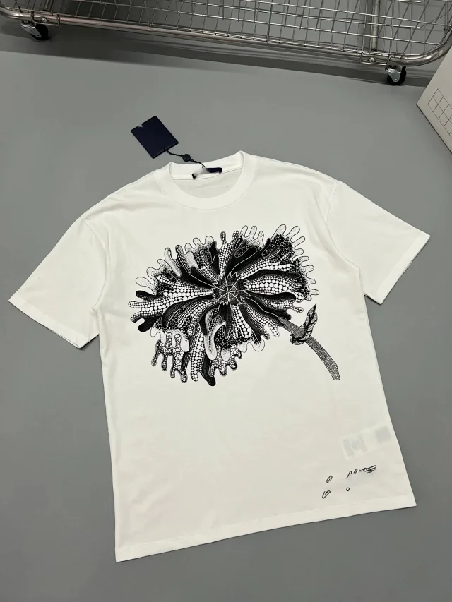 Louis Vuitton Graphic short-sleeve T-shirt product detail image 5