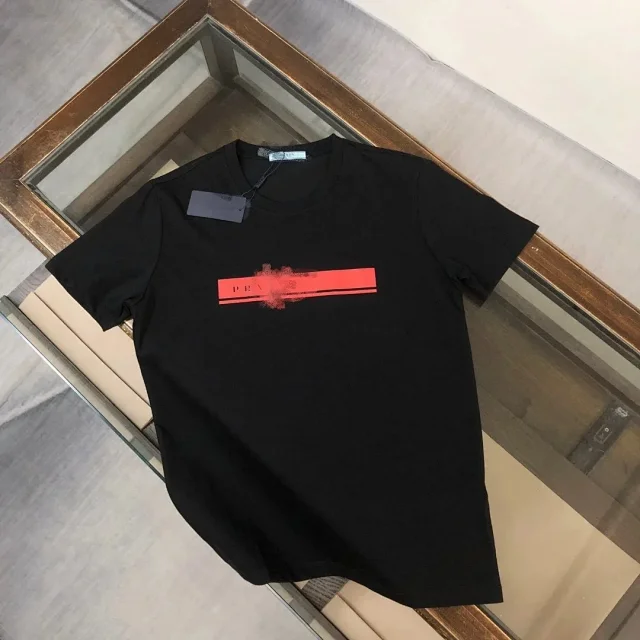 Prada T-Shirts Short-Sleeve Logo Graphic T-Shirt product detail image 7